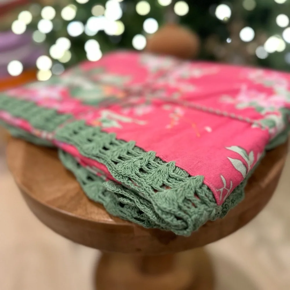 April Cornell spring Cottage rose table cover cloth 60 X 60 embroidered green